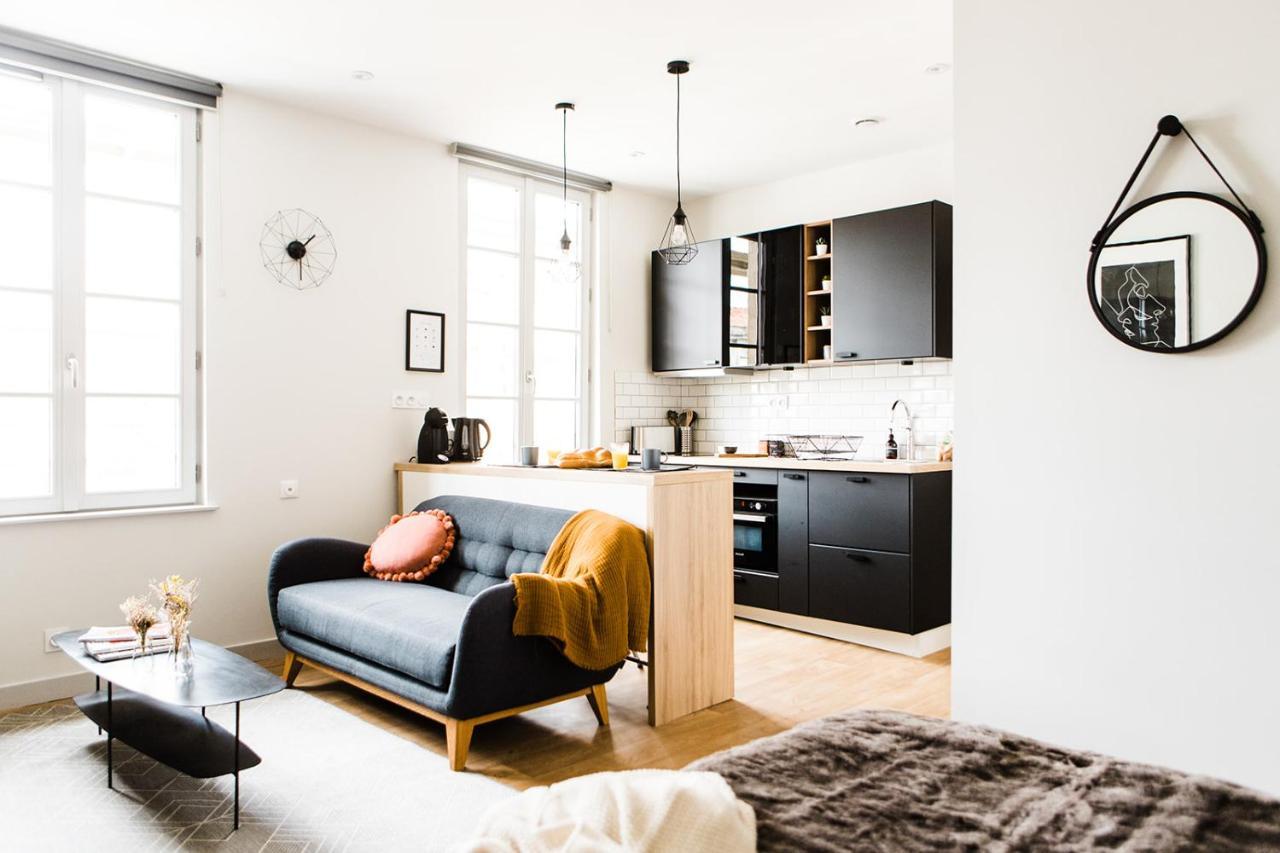 L'audacieux Studio lumineux rénové et équipé en centre ville Fontenay-le-Comte Esterno foto